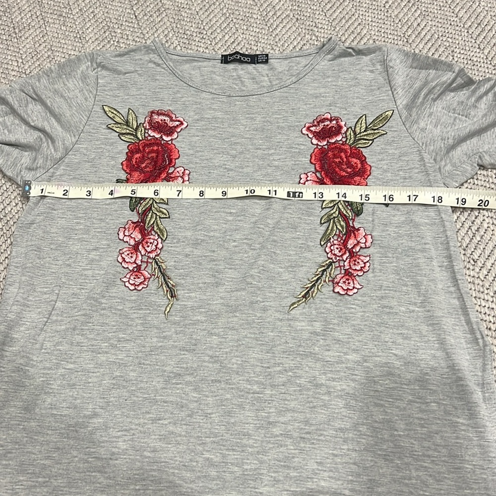 Boohoo Gray Long Sleeve Top with Floral Embroidery - Picture 3 of 6
